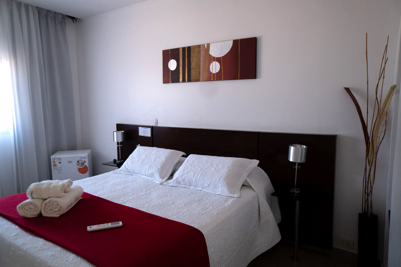 bedroom, room, interior, furniture, house, home, lamp, bed, pillow, modern, decor, hotel, sofa, living, floor, table, relax, luxury, comfortable, rest, apartment, design, relaxation, wood