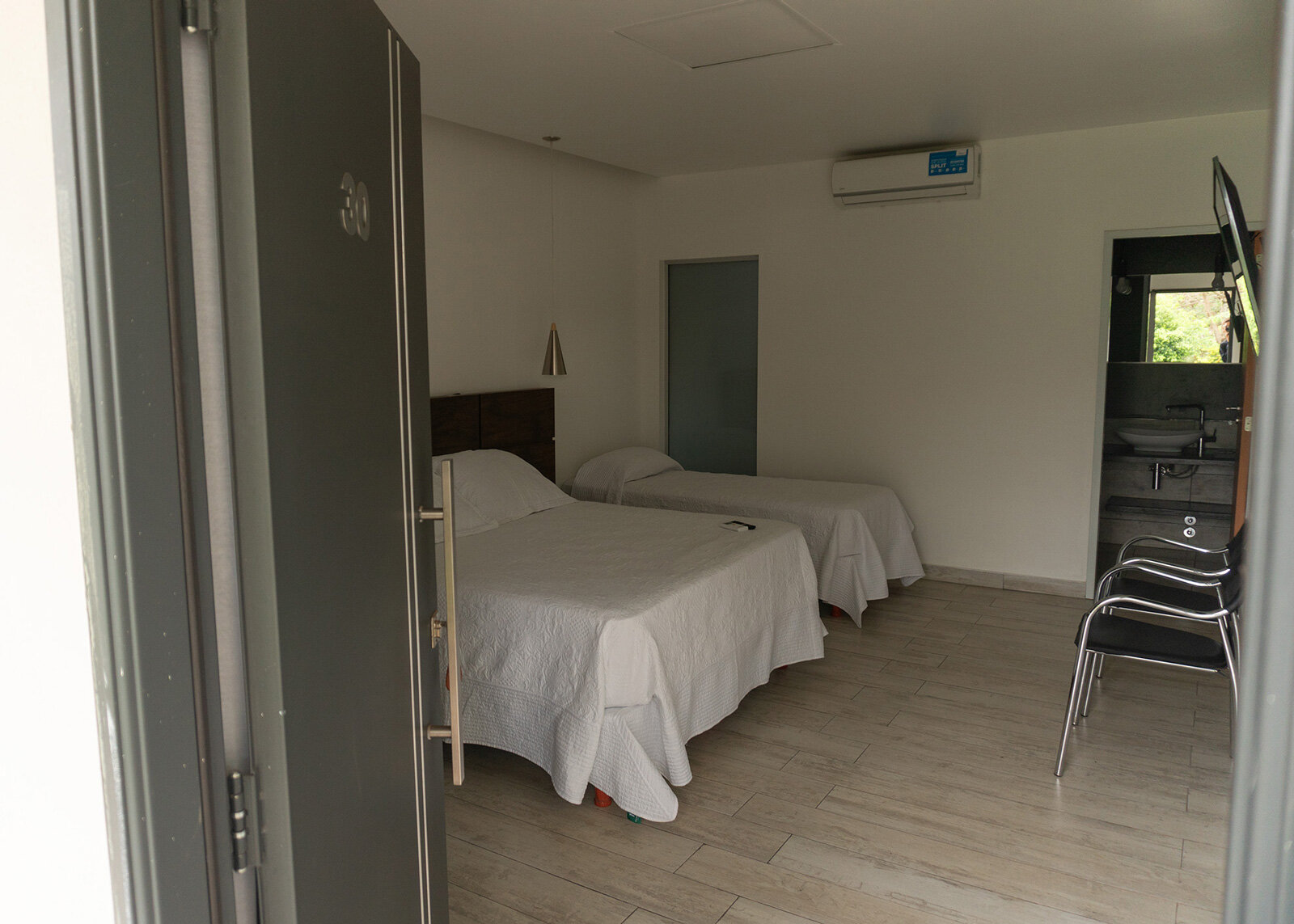 bedroom, room, interior, furniture, lamp, home, house, bed, decor, luxury, modern, floor, living, comfortable, hotel, apartment, sofa, pillow, design, table, window, wood, light