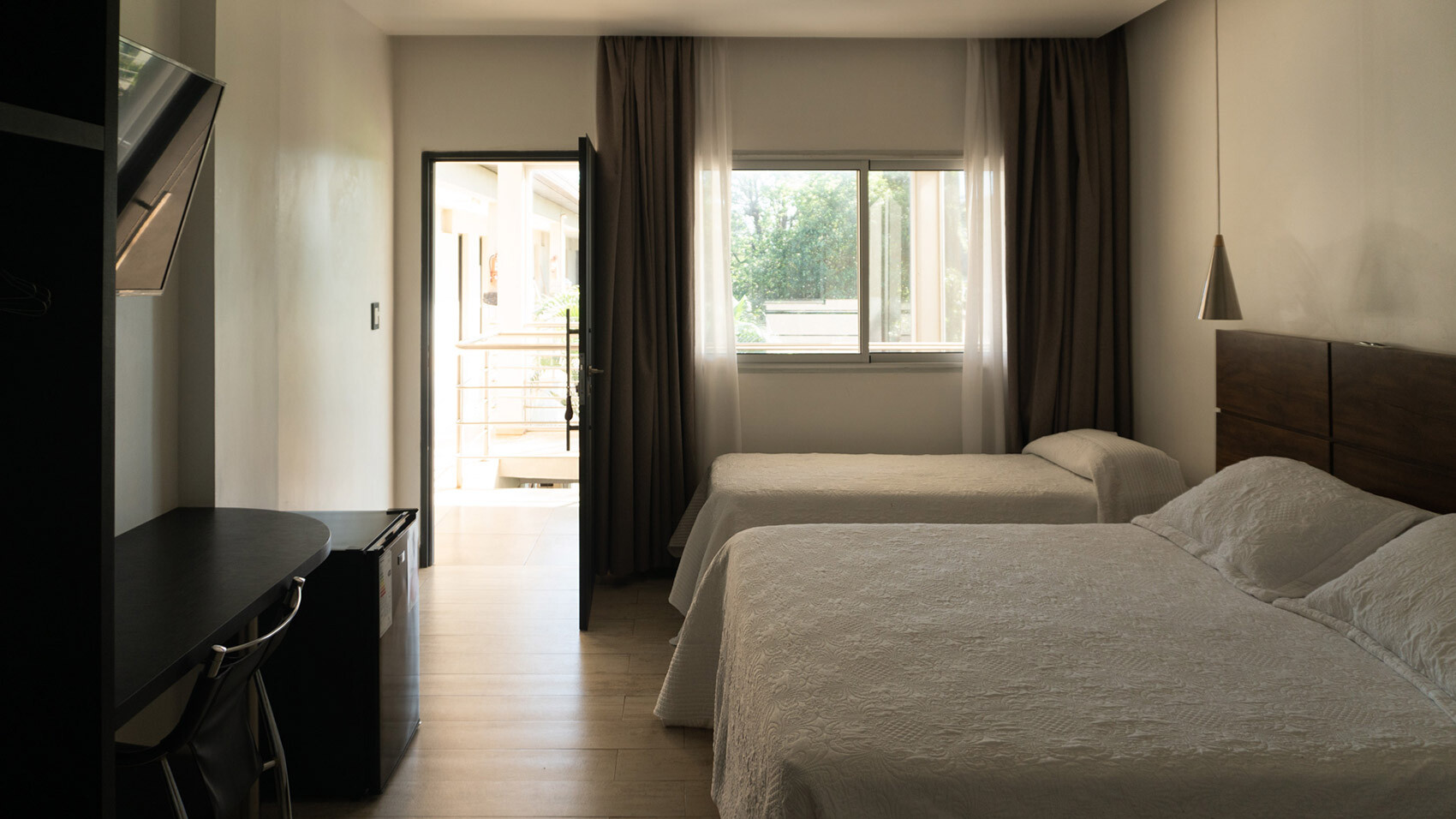 dormitorio, sala de, interior, muebles, Inicio, Casa, decoraciÃ³n, LÃ¡mpara, sofÃ¡, Apartamento, vida, moderno, cÃ³modo, piso, almohada, tabla, cama, lujo, diseÃ±o, arquitectura, madera, ventana, luz, Hotel